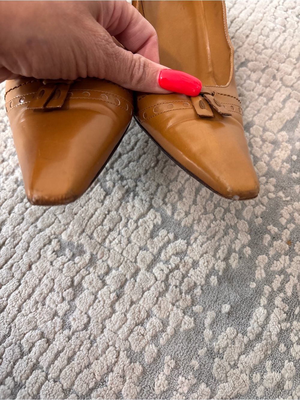 Gucci Tan Leather Pointed Toe Heels - Picture 3 of 8